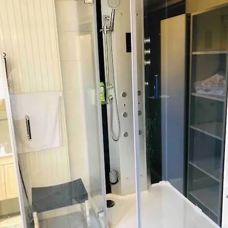 Maison Proche Du Centre Dans Quartier Residentiel 4*